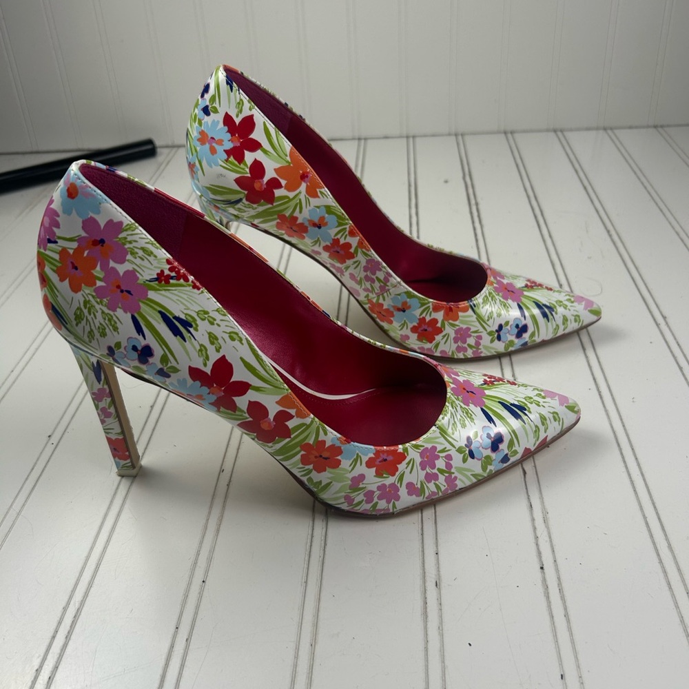 Nine West Tatiana White Multi Color Pointy Toe Stiletto Pumps Women’s Size 9M - Picture 2 of 9